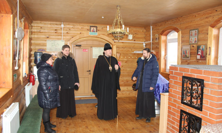 Епископ Викентий посетил приходы Саткинского района